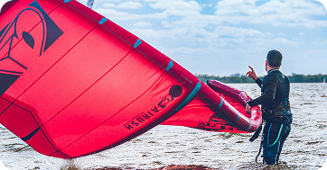 Poolside dining with palm trees
